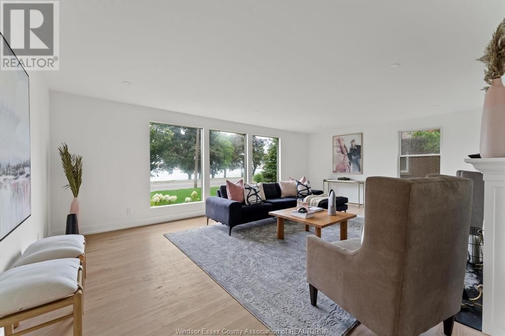 2371 RIVERSIDE DRIVE WEST Image 17