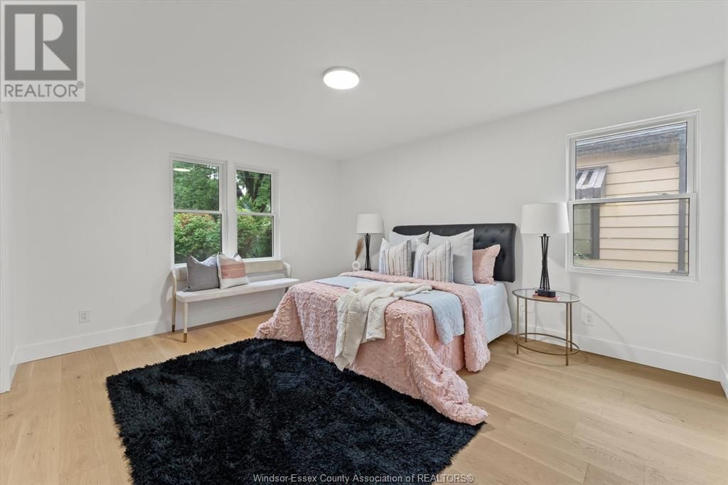 2371 RIVERSIDE DRIVE WEST Image 22