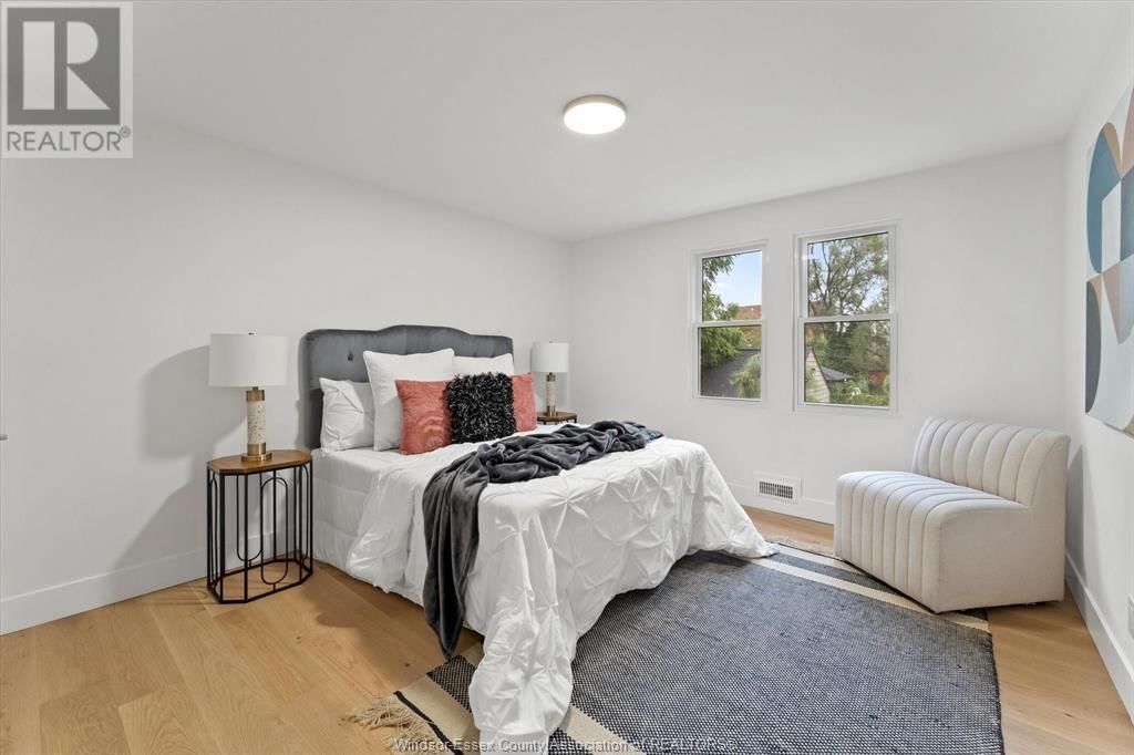 2371 RIVERSIDE DRIVE WEST Image 29