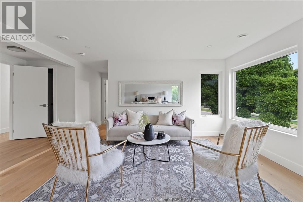 2371 RIVERSIDE DRIVE WEST Image 32
