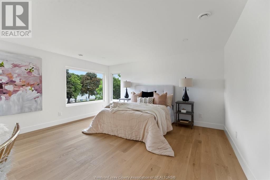 2371 RIVERSIDE DRIVE WEST Image 33