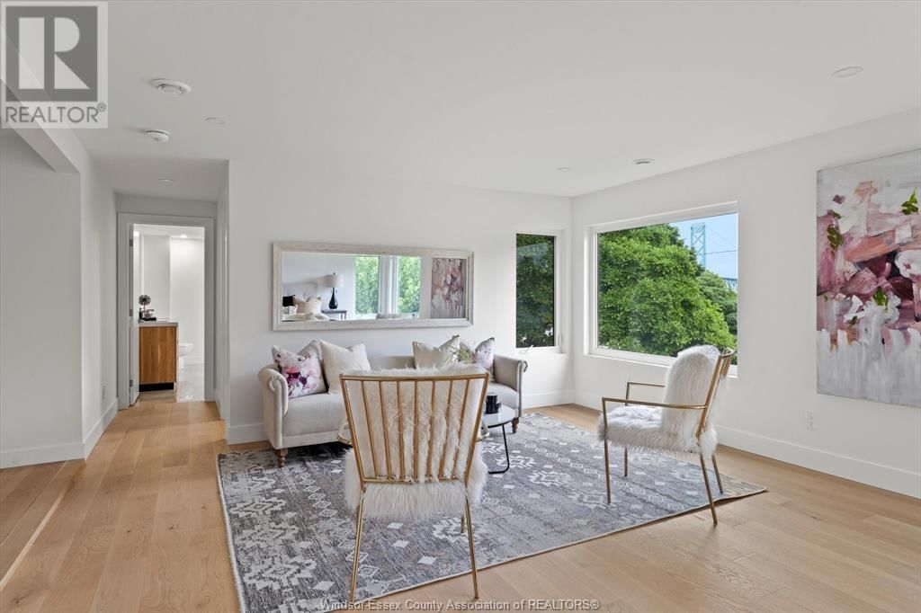 2371 RIVERSIDE DRIVE WEST Image 35