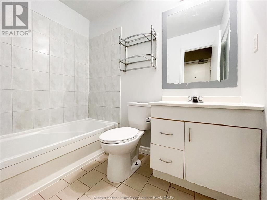 491 ELM Image 14