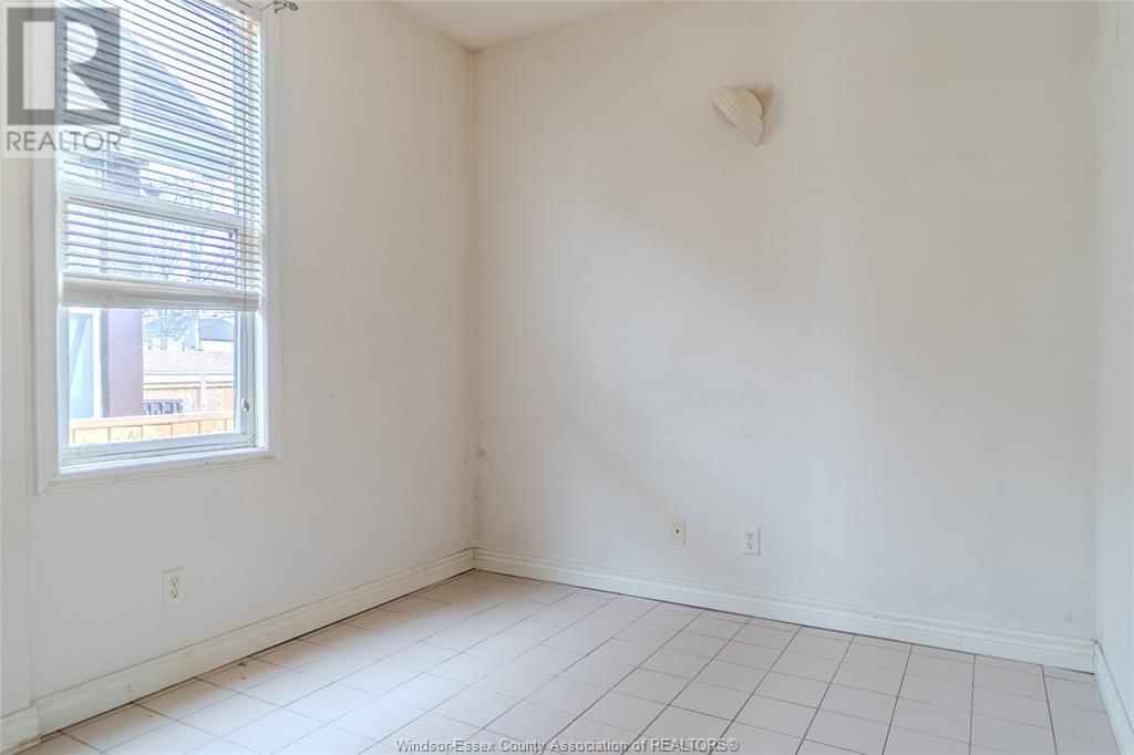491 ELM Image 19