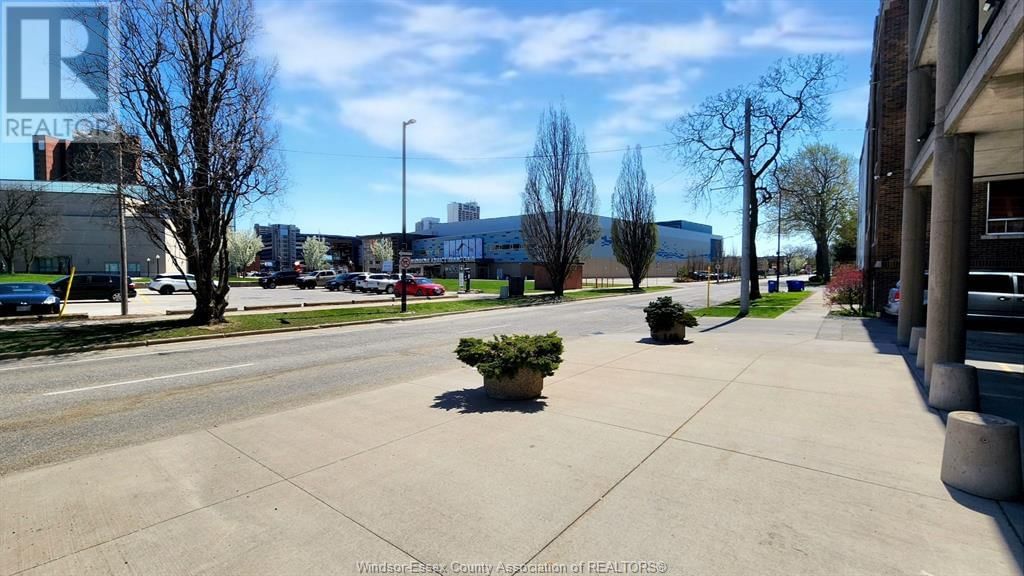 104 - 515 RIVERSIDE DRIVE WEST Image 2