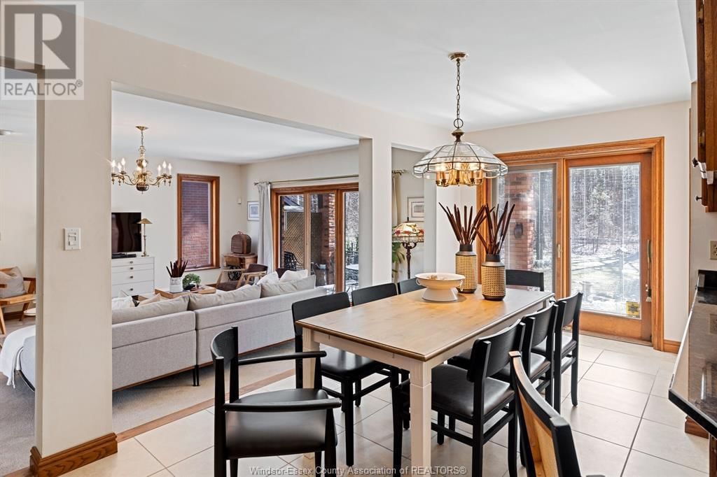 956 GOLFWOOD CRESCENT Image 11