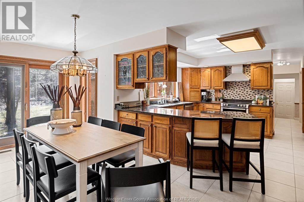 956 GOLFWOOD CRESCENT Image 12