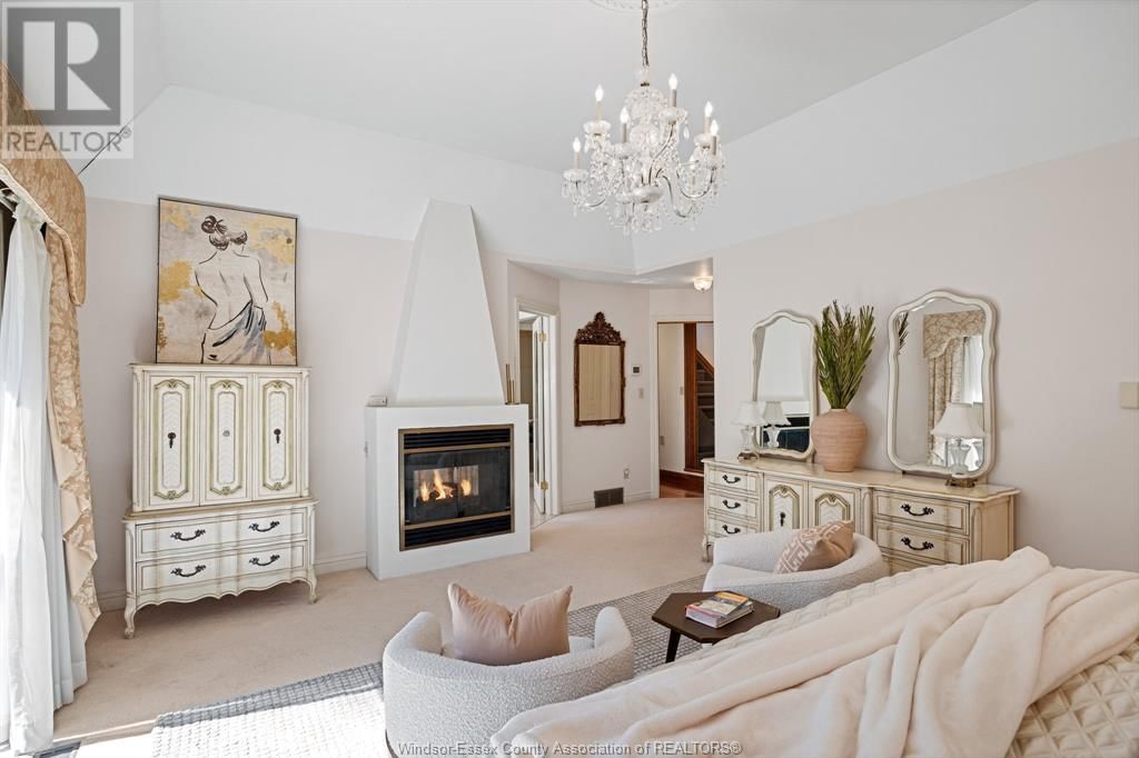 956 GOLFWOOD CRESCENT Image 22