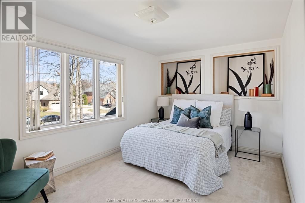 956 GOLFWOOD CRESCENT Image 26
