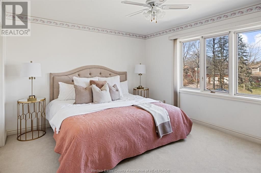 956 GOLFWOOD CRESCENT Image 27