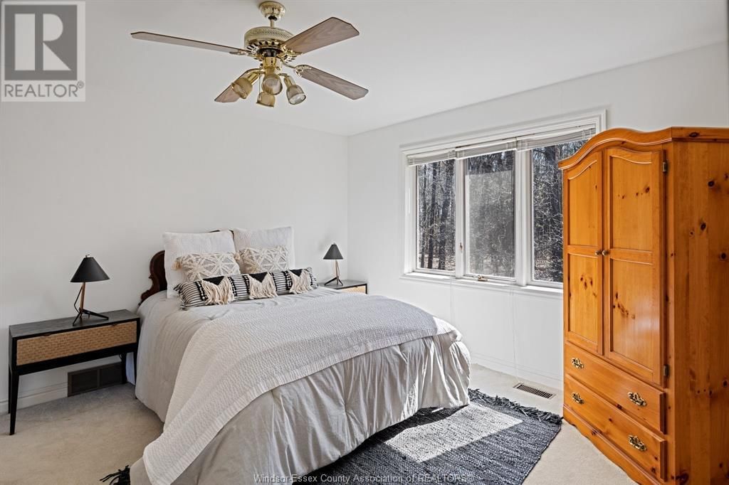 956 GOLFWOOD CRESCENT Image 30