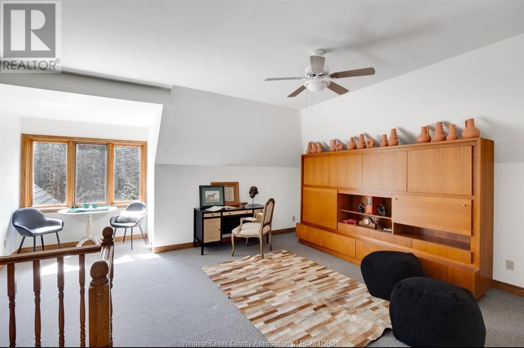 956 GOLFWOOD CRESCENT Image 32