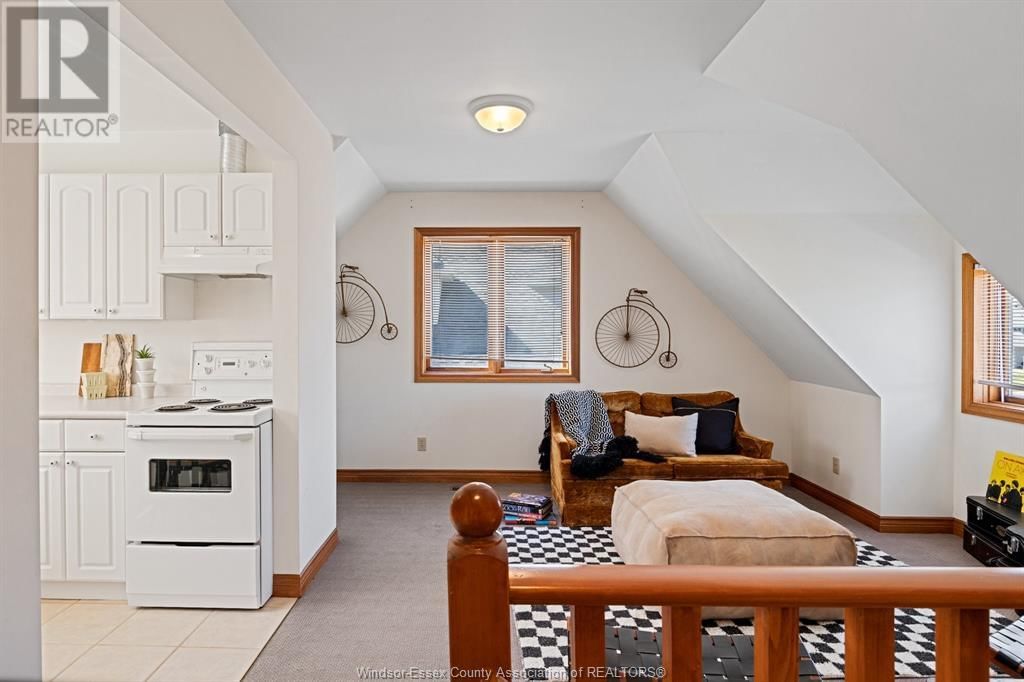 956 GOLFWOOD CRESCENT Image 34