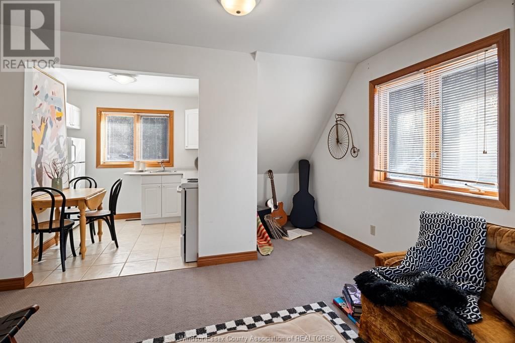 956 GOLFWOOD CRESCENT Image 38