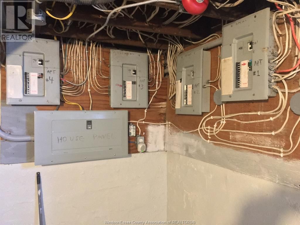 154 ELLIOTT WEST Image 11
