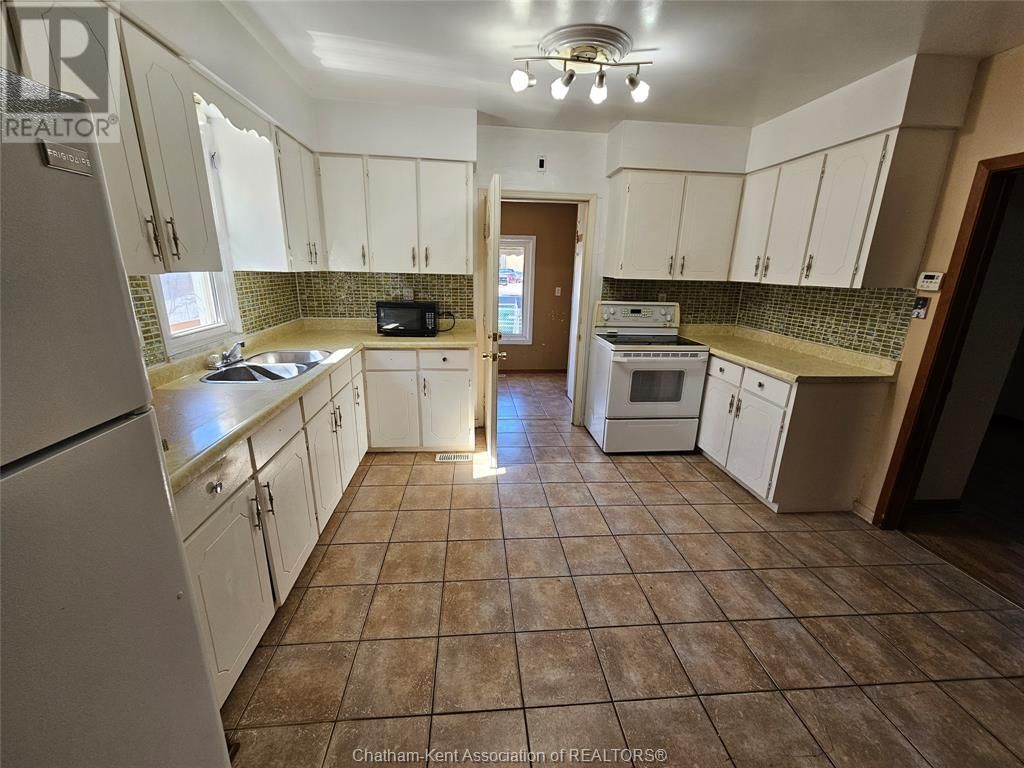 1685 MARENTETTE AVENUE Image 6