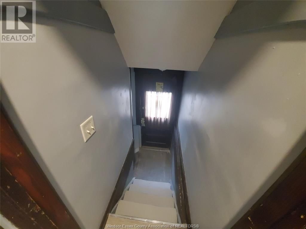 161 CAMERON AVENUE Image 29
