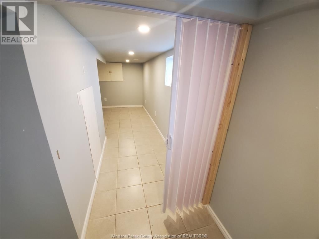 161 CAMERON AVENUE Image 35
