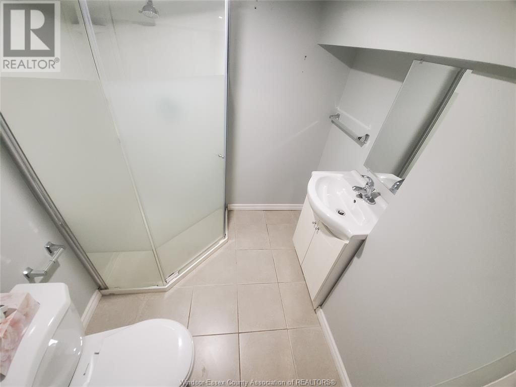 161 CAMERON AVENUE Image 37