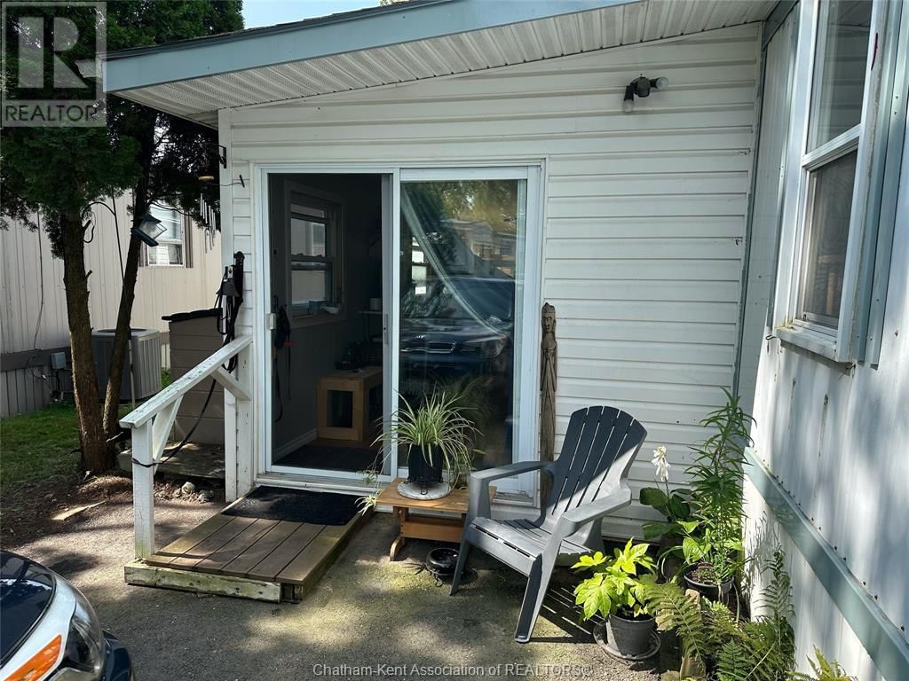 104 ESSEX COURT Image 18