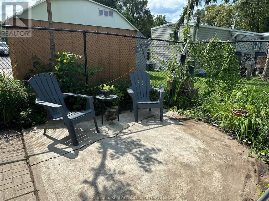 104 ESSEX COURT Image 19