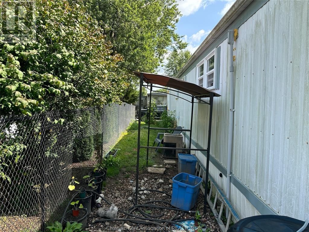 104 ESSEX COURT Image 21