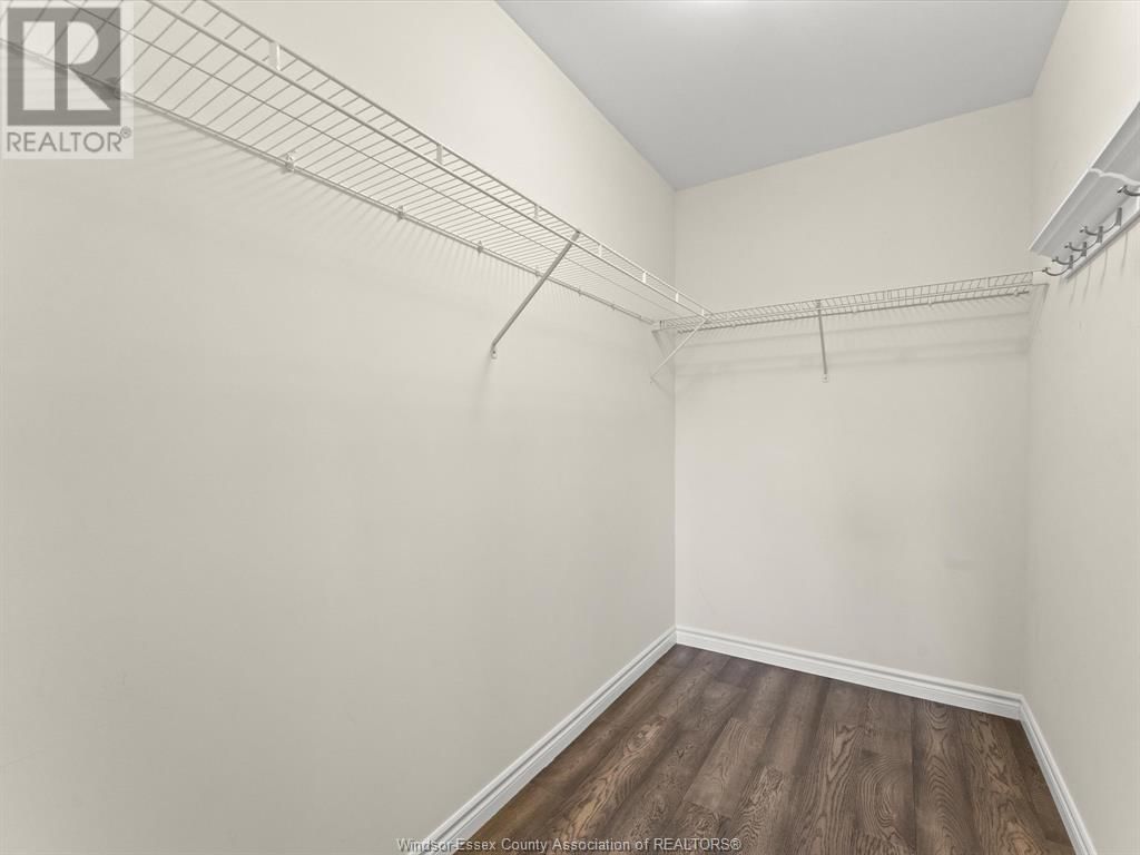 251 MUNGER AVE E Image 24