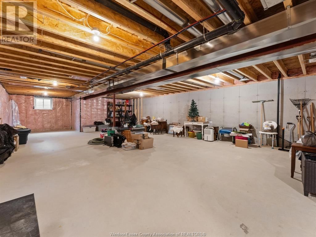 251 MUNGER AVE E Image 27