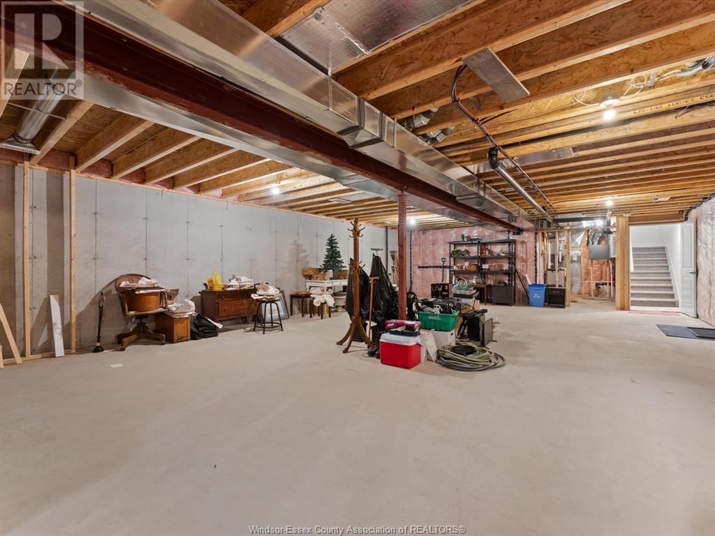 251 MUNGER AVE E Image 28