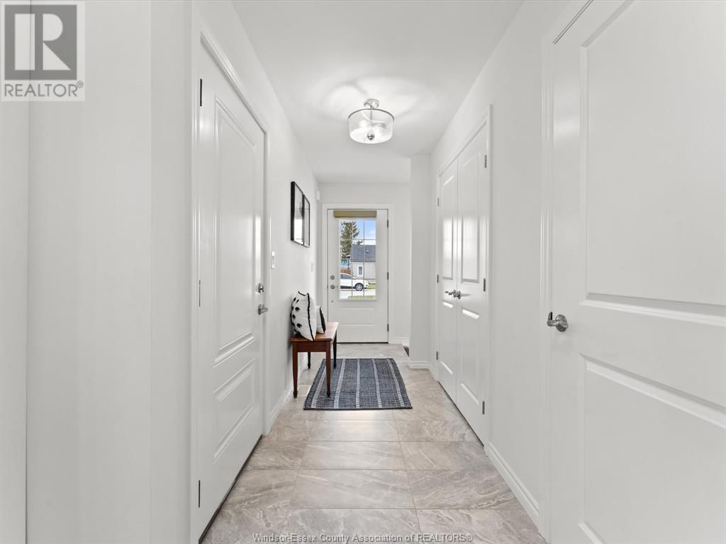 251 MUNGER AVE E Image 6