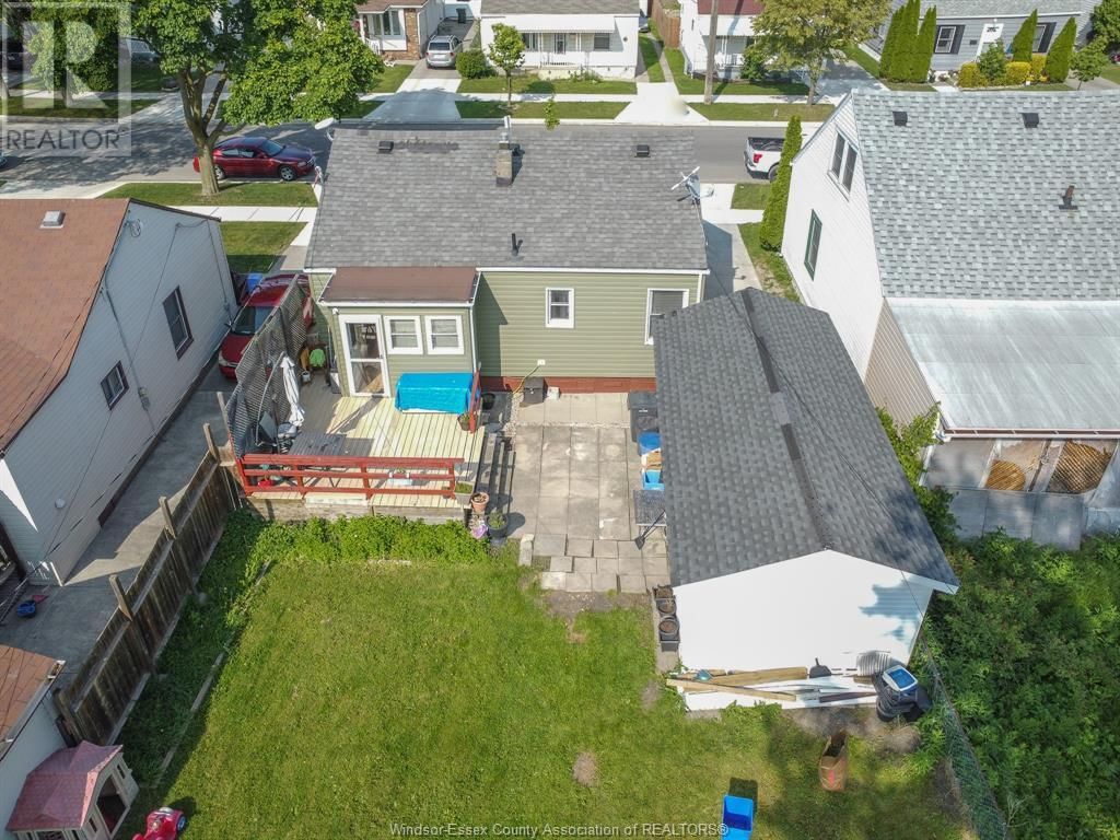 2153 WELLESLEY Image 11