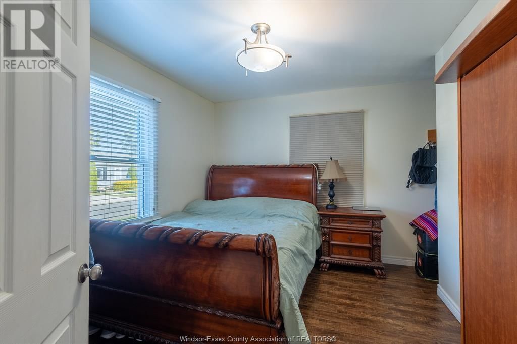 2153 WELLESLEY Image 21
