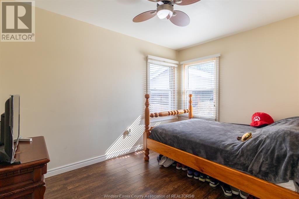2153 WELLESLEY Image 22