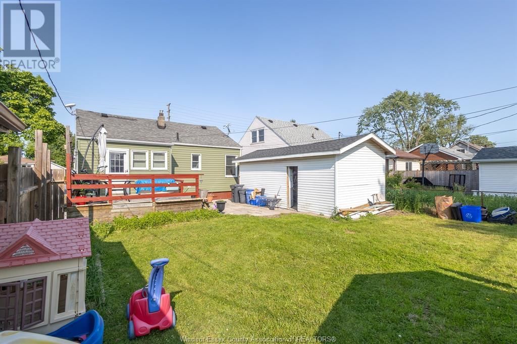 2153 WELLESLEY Image 26