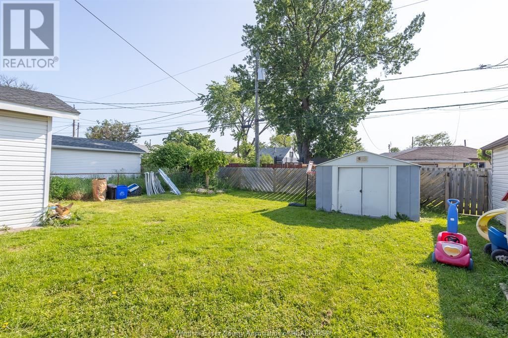 2153 WELLESLEY Image 28