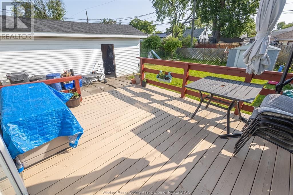 2153 WELLESLEY Image 29
