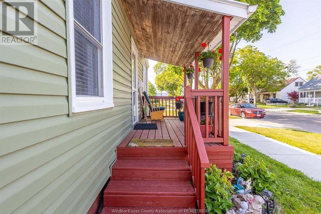 2153 WELLESLEY Image 5