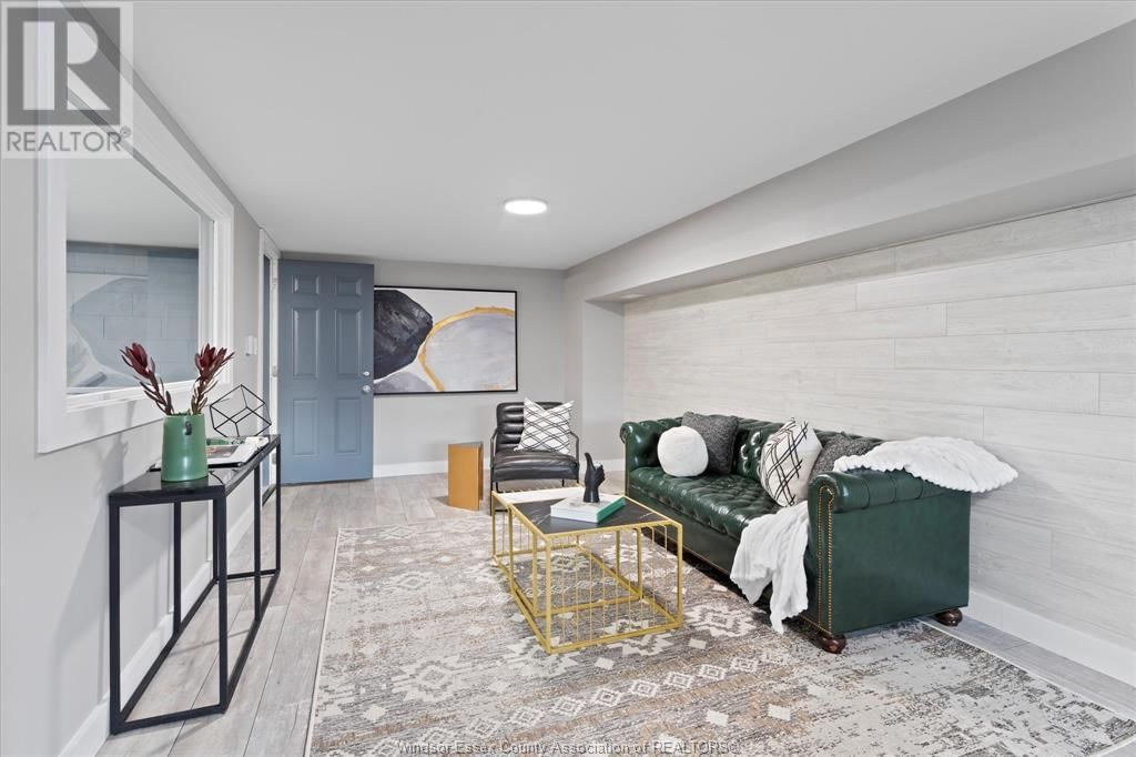 925 CRAWFORD AVENUE Image 21