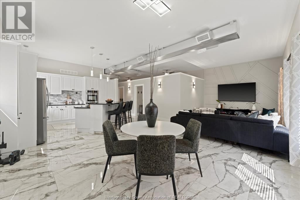 925 CRAWFORD AVENUE Image 23