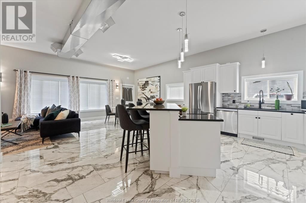 925 CRAWFORD AVENUE Image 24
