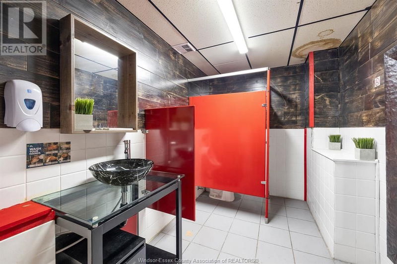 Image #1 of Restaurant for Sale at Erie, Windsor, Ontario