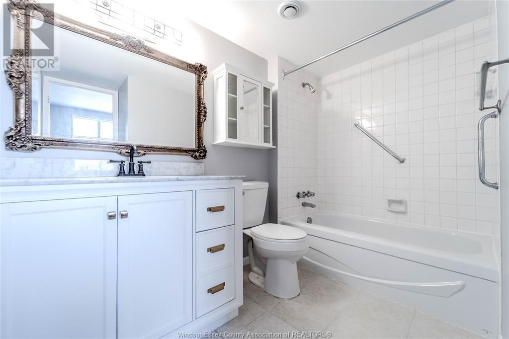 2506 - 380 PELISSIER Image 21