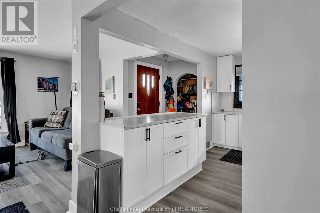 228 DELAWARE AVENUE NORTH Image 15