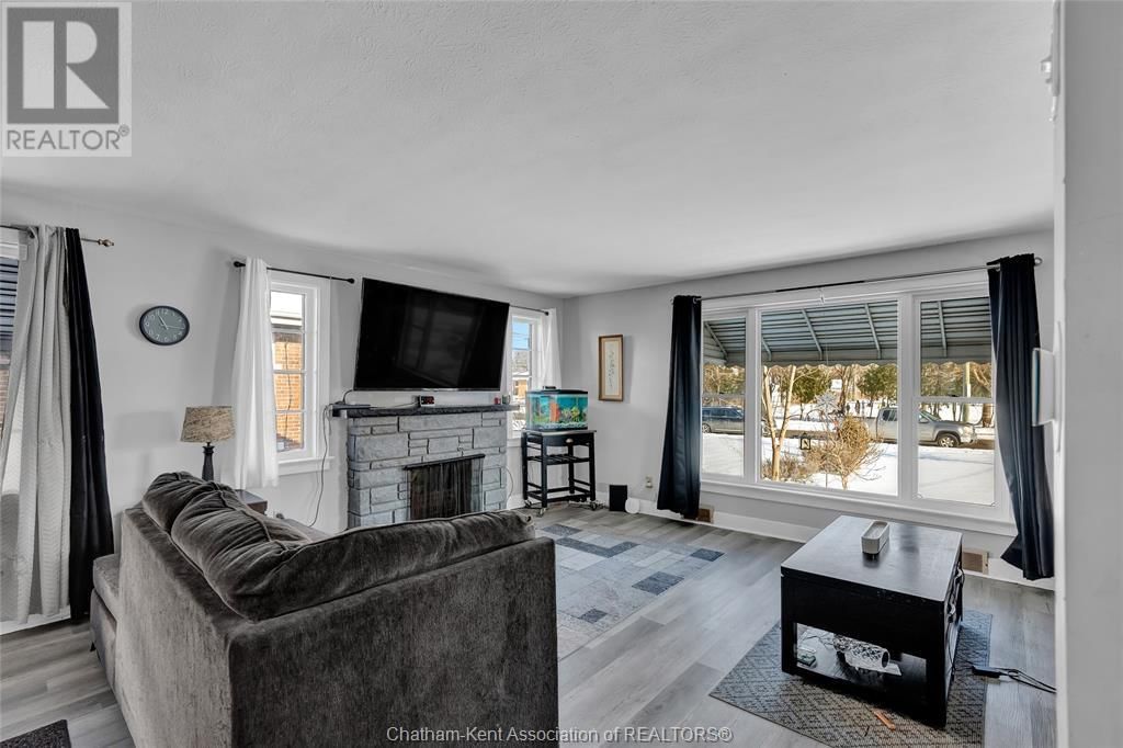 228 DELAWARE AVENUE NORTH Image 18