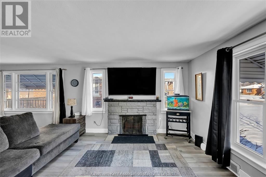 228 DELAWARE AVENUE NORTH Image 19