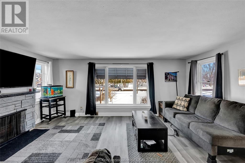 228 DELAWARE AVENUE NORTH Image 20