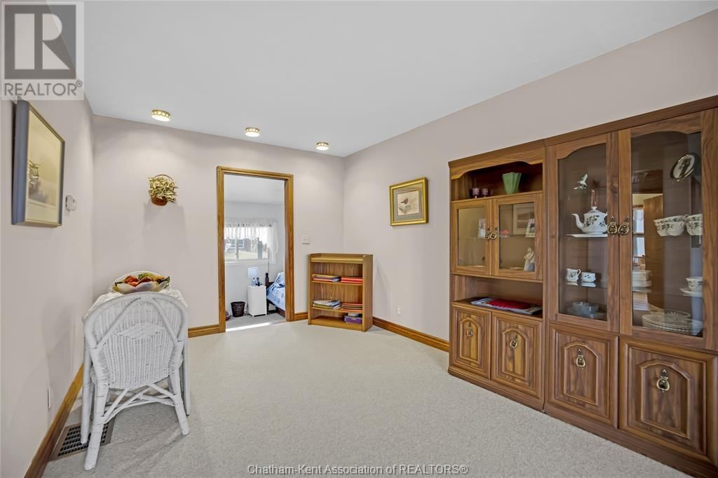 29883 WEST BOTHWELL ROAD Image 19