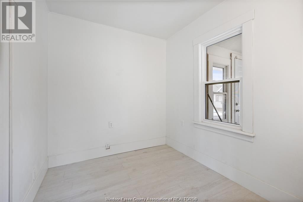850 ELLROSE AVENUE Image 14