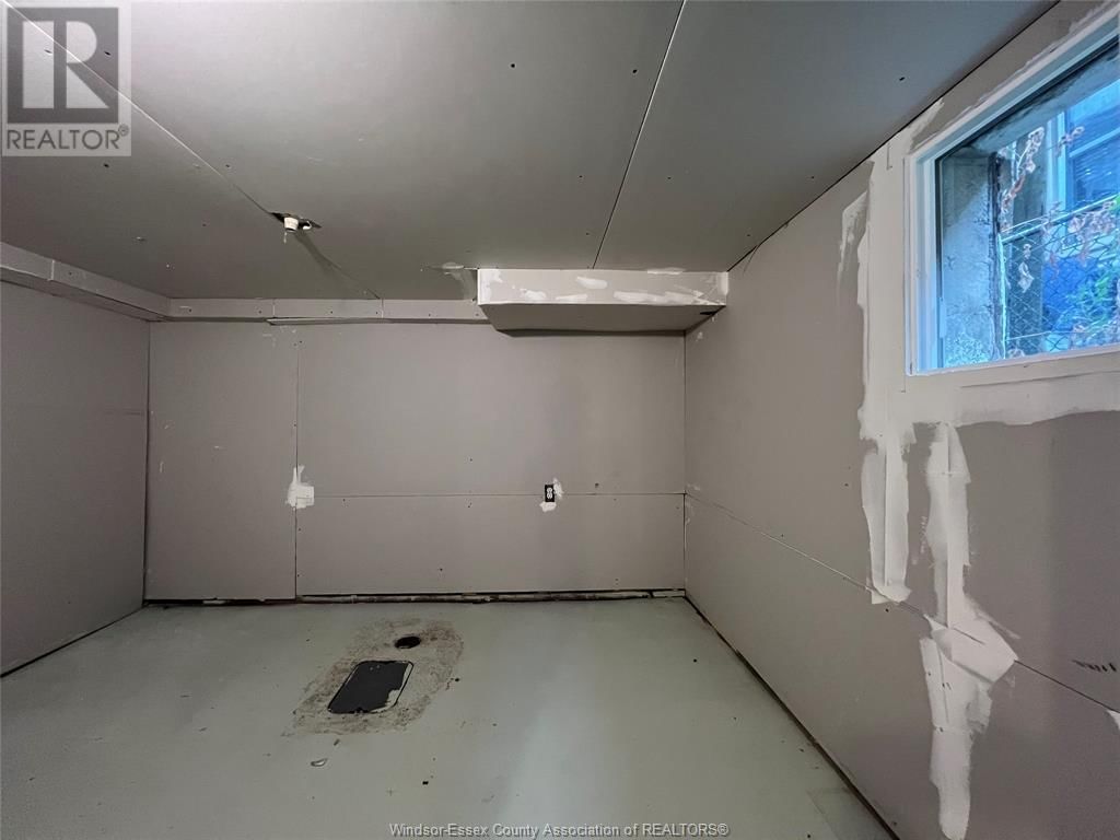 850 ELLROSE AVENUE Image 25