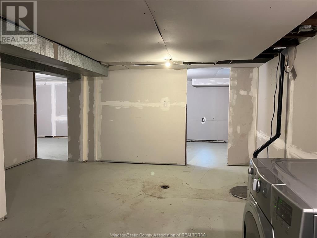 850 ELLROSE AVENUE Image 26